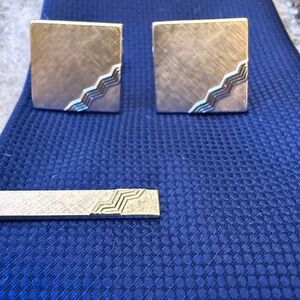 SWANK Silver tone Cufflinks and Tie Clip Set
